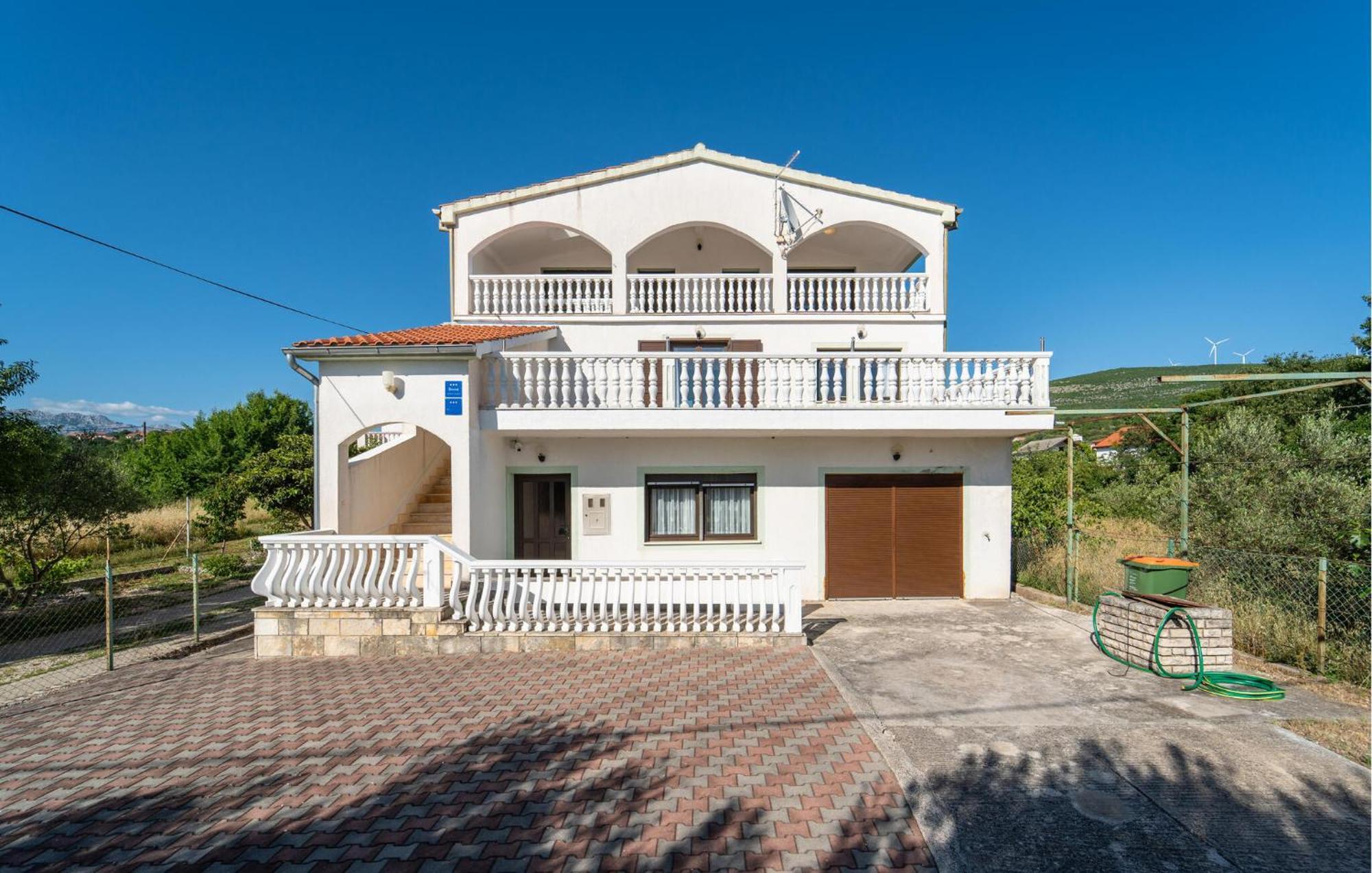 Stunning In With House Sea View *